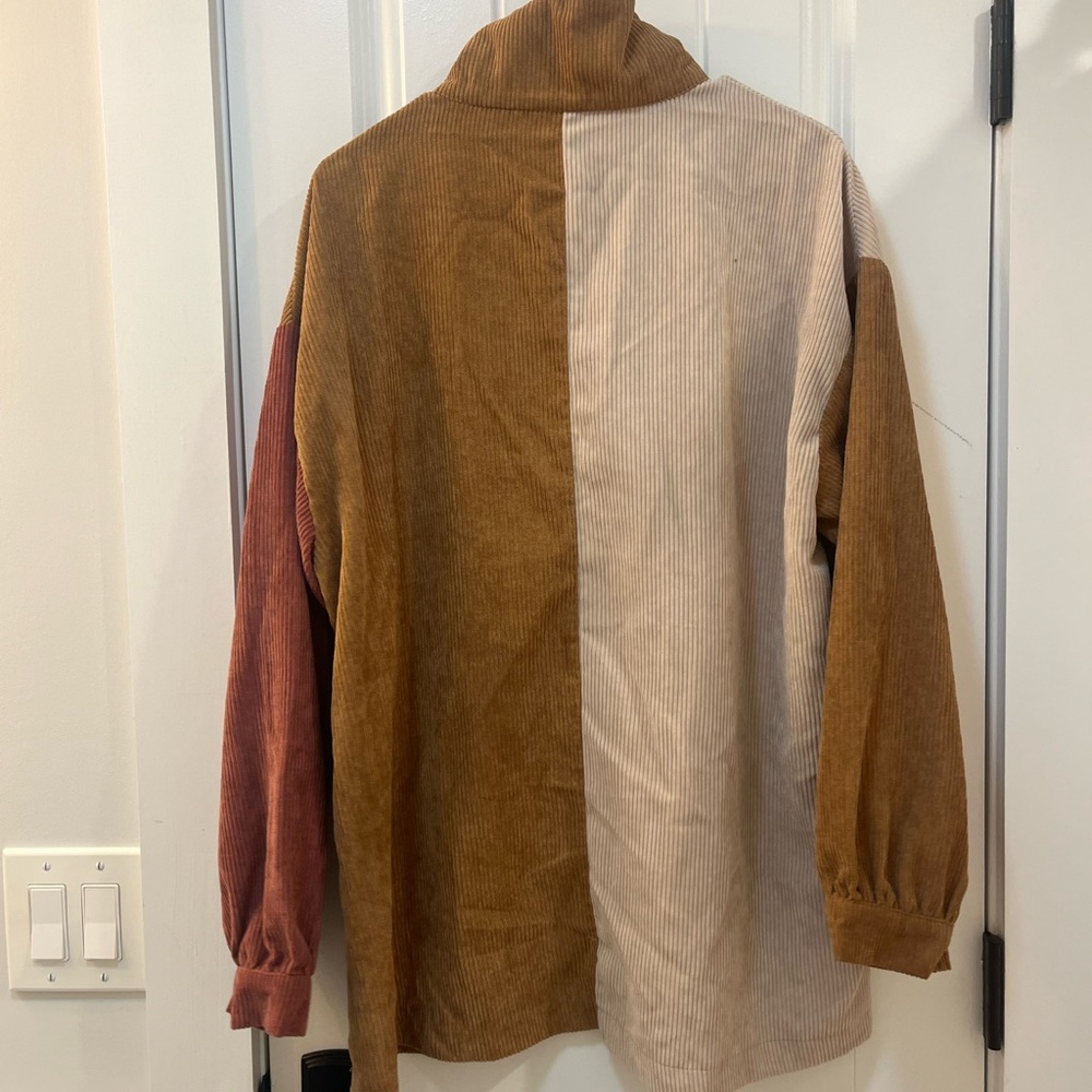 SHEIN button down - Picture 3 of 4